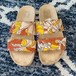 Naturalizer Slides/Sandals EUC